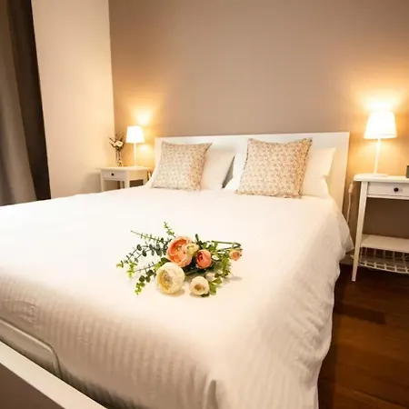 Oda ve Kahvaltı La Farina 4*